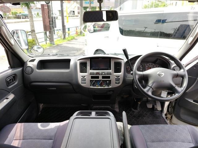 �^�]�ȑ����珕��ȑ��Ɍ����Č��n�����C���p�l�S�̂̑S�i�ł��B�_�b�V���{�[�h��ʂ̃R���f�B�V������A��������p�l���̔z�u��Ԃ��摜���ڍׂɂ��m�F���������B