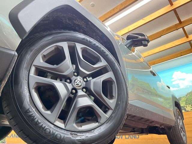 �y����19�C���`�A���~�z�C�[���z�O�ςɃ}�b�`���������A���~�z�C�[���𑕒����Ă���܂��B�e��ЊO�A���~�z�C�[����A�X�^�b�h���X�^�C�����戵�����Ă���܂��B���񂲑��k����������