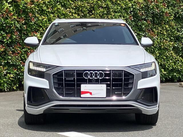 Q855 TFSI クワトロ 4WD