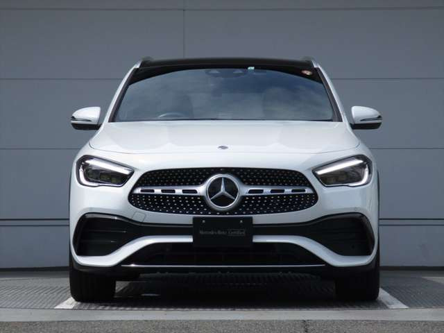 GLAクラスGLA200d 4マチック AMGラインパッケージ 4WD