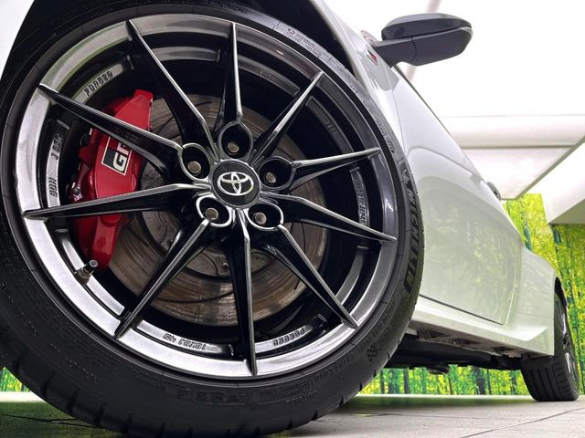 �y����18�C���`�A���~�z�C�[���z�O�ςɃ}�b�`���������A���~�z�C�[���𑕒����Ă���܂��B�e��ЊO�A���~�z�C�[����A�X�^�b�h���X�^�C�����戵�����Ă���܂��B���񂲑��k����������