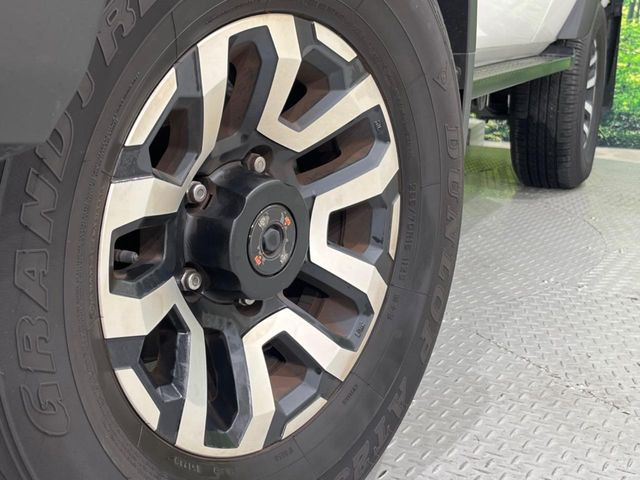 �y�����A���~�z�C�[���z�O�ςɃ}�b�`���������A���~�z�C�[���𑕒����Ă���܂��B�e��ЊO�A���~�z�C�[����A�X�^�b�h���X�^�C�����戵�����Ă���܂��B���񂲑��k����������