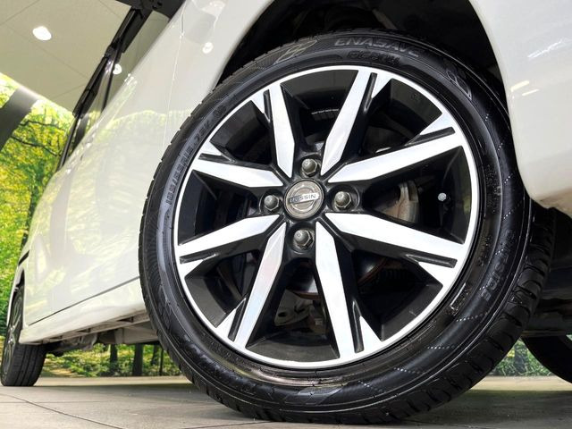 �y����15�C���`�A���~�z�C�[���z�O�ςɃ}�b�`���������A���~�z�C�[���𑕒����Ă���܂��B�e��ЊO�A���~�z�C�[����A�X�^�b�h���X�^�C�����戵�����Ă���܂��B���񂲑��k����������