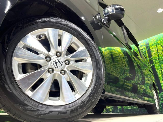 �y����16�C���`�A���~�z�C�[���z�O�ςɃ}�b�`���������A���~�z�C�[���𑕒����Ă���܂��B�e��ЊO�A���~�z�C�[����A�X�^�b�h���X�^�C�����戵�����Ă���܂��B���񂲑��k����������