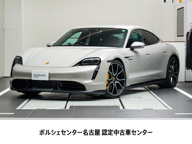 タイカンターボS 4+1シート 4WD