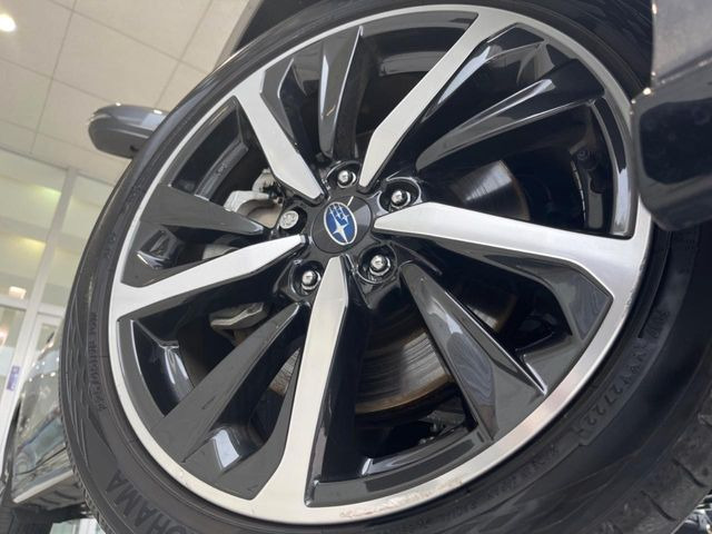 �y����18�C���`�A���~�z�C�[���z�O�ςɃ}�b�`���������A���~�z�C�[���𑕒����Ă���܂��B�e��ЊO�A���~�z�C�[����A�X�^�b�h���X�^�C�����戵�����Ă���܂��B���񂲑��k����������
