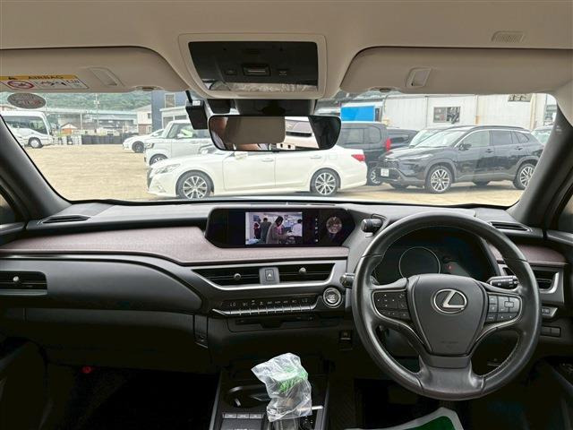 UX200