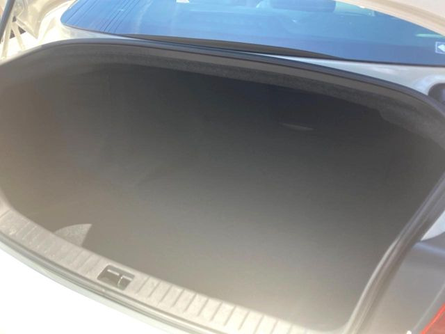���i�̂���������ʋ΁A���}���ɏ\���ȉ׎��X�y�[�X���m�ۂ��Ă���܂��B