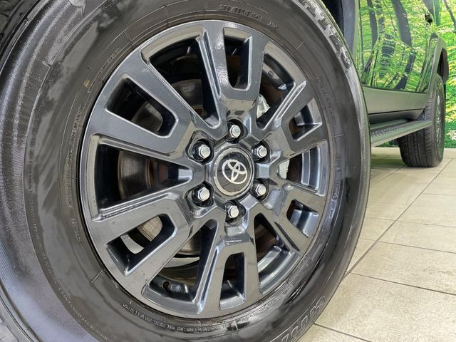 �y����18�C���`�A���~�z�C�[���z�O�ςɃ}�b�`���������A���~�z�C�[���𑕒����Ă���܂��B�e��ЊO�A���~�z�C�[����A�X�^�b�h���X�^�C�����戵�����Ă���܂��B���񂲑��k����������