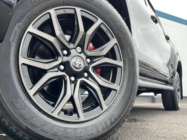 �y�O���[�h��p����18�C���`�A���~�z�C�[���z�f�U�C�����̍��������A���~�z�C�[���𑕒����Ă���܂��B�e��ЊO�A���~�z�C�[����A�X�^�b�h���X�^�C�����戵�����Ă���܂��B���񂲑��k����������