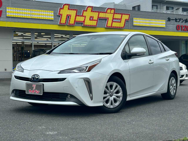 プリウス1.8 S セーフティ プラスII E-Four 4WD