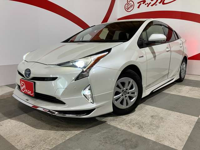 プリウス1.8 S セーフティ プラス E-Four 4WD