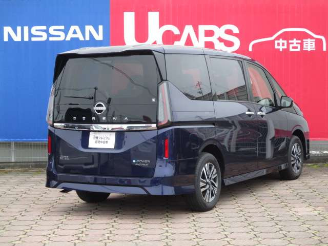セレナ1.4 e-4ORCE ハイウェイスターV 4WD