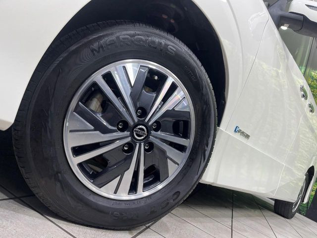 �y����15�C���`�A���~�z�C�[���z�O�ςɃ}�b�`���������A���~�z�C�[���𑕒����Ă���܂��B�e��ЊO�A���~�z�C�[����A�X�^�b�h���X�^�C�����戵�����Ă���܂��B���񂲑��k����������