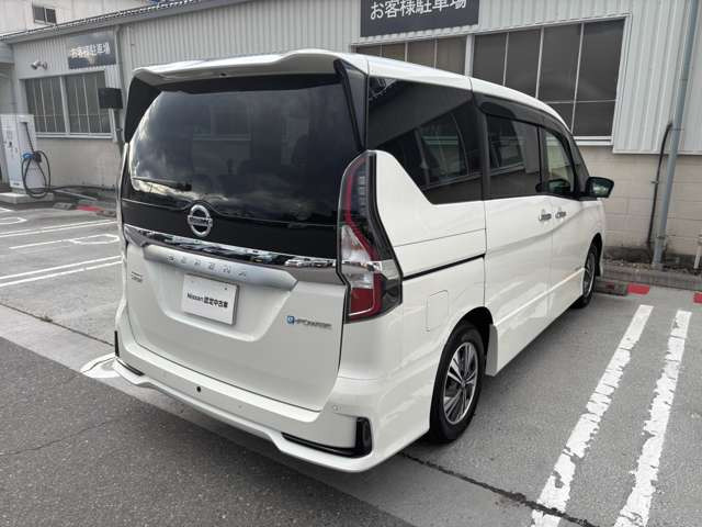 セレナ1.2 e-POWER ハイウェイスターV