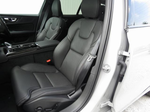 V60ウルトラ T6  AWD プラグインハイブリッド 4WD