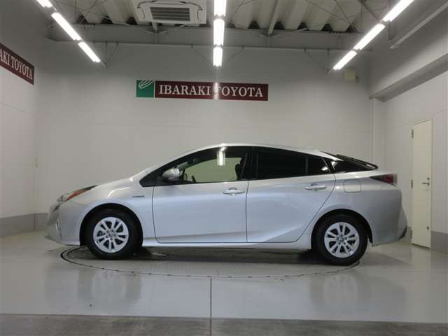 プリウス1.8 S セーフティ プラス