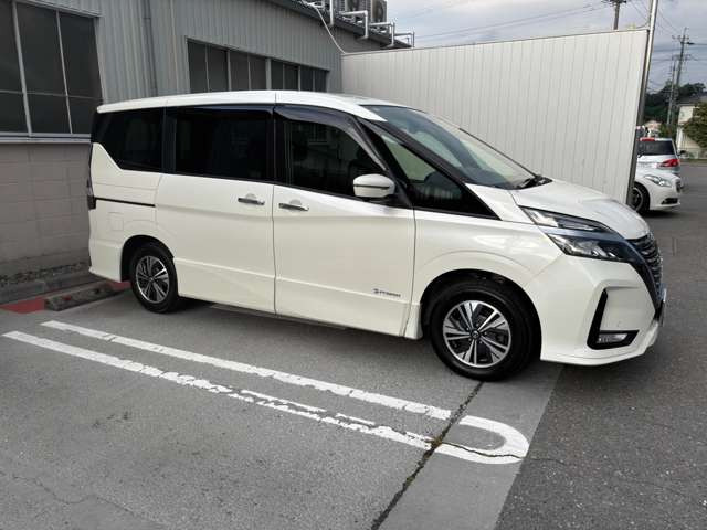 セレナ1.2 e-POWER ハイウェイスターV