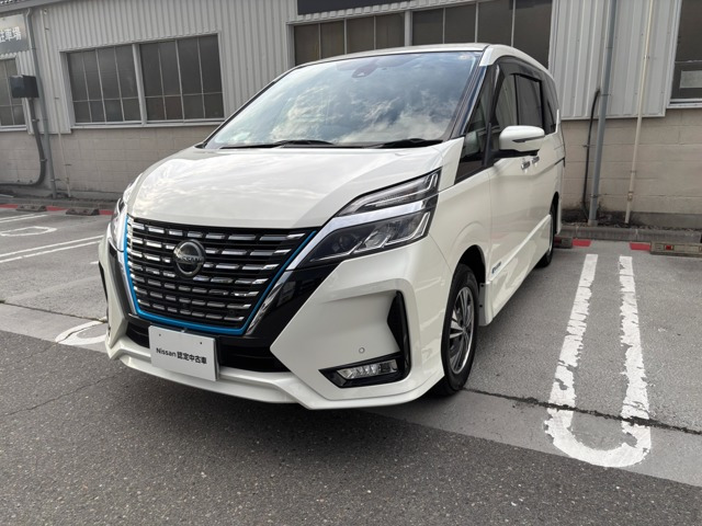 セレナ1.2 e-POWER ハイウェイスターV