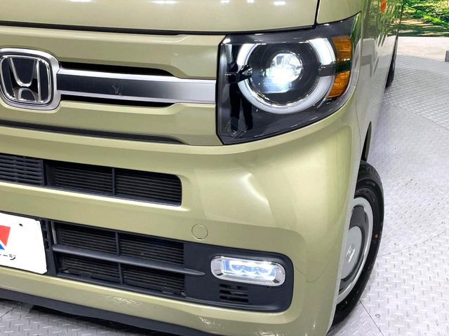 �yLED�w�b�h���C�g�z���V����ԑ��s�����ǍD�Ȏ��E���m�ۂ����S���ĉ^�]�ł��鍂�P�xLED�w�b�h���C�g�𑕔�!�_�����x�������A����d�͂��}�����Ă��܂��B
