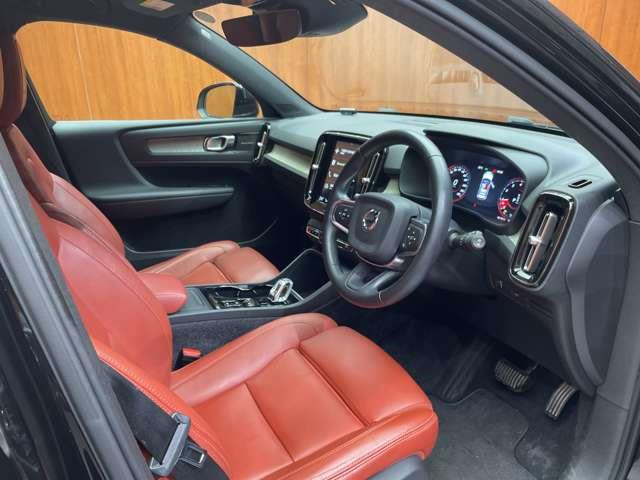 XC40T4 AWD インスクリプション 4WD