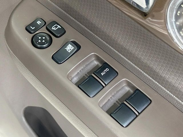 �y�d���i�[�~���[�z�T�C�h�~���[�͓d���i�[���ƂȂ��Ă���A�������ԏ�ł��L�Y�������X�N��}�����܂��B