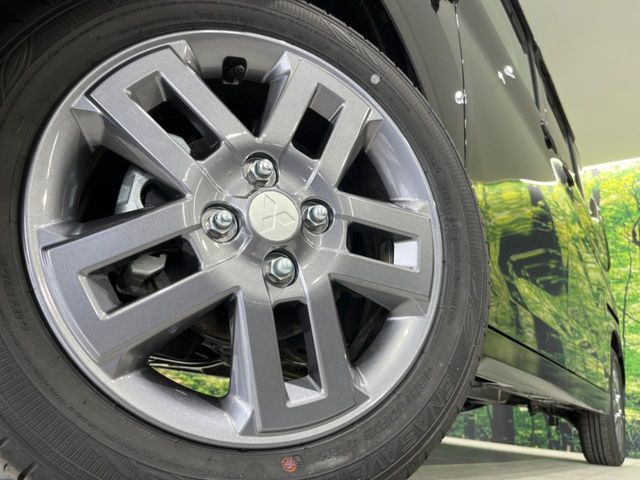 �y����15�C���`�A���~�z�C�[���z�O�ςɃ}�b�`���������A���~�z�C�[���𑕒����Ă���܂��B�e��ЊO�A���~�z�C�[����A�X�^�b�h���X�^�C�����戵�����Ă���܂��B���񂲑��k����������