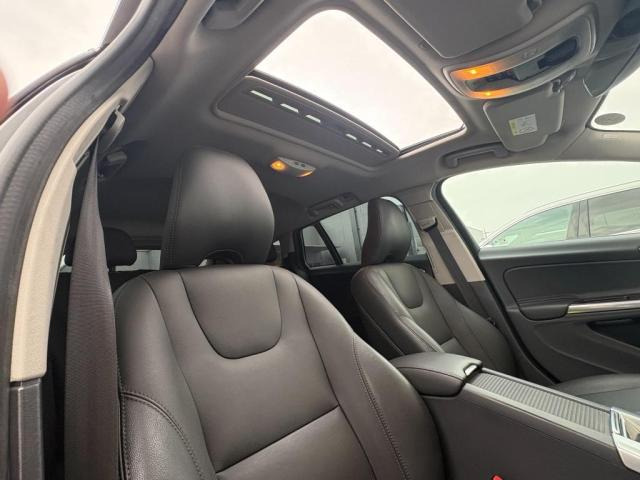 V60クロスカントリーT5 AWD クラシック 4WD