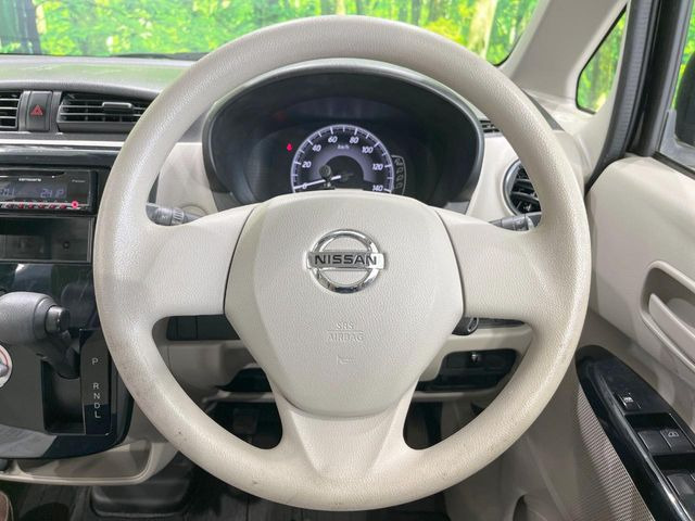 インテリアに合わせたデザインのステアリングは、運転される方のことも考え、運転しやすい形状、大きさです。是非一度、実際に触ってお確かめください。
