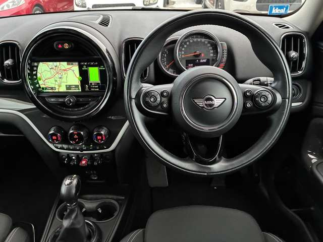 ミニクロスオーバークーパー SD オール4 4WD