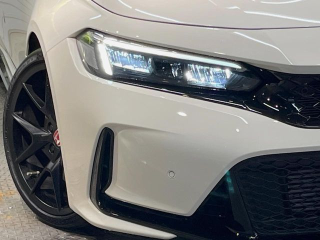 �yLED�w�b�h���C�g�z���V����ԑ��s�����ǍD�Ȏ��E���m�ۂ����S���ĉ^�]�ł��鍂�P�xLED�w�b�h���C�g�𑕔�!�_�����x�������A����d�͂��}�����Ă��܂��B