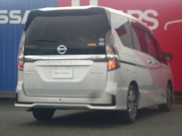セレナ1.2 e-POWER ハイウェイスターV