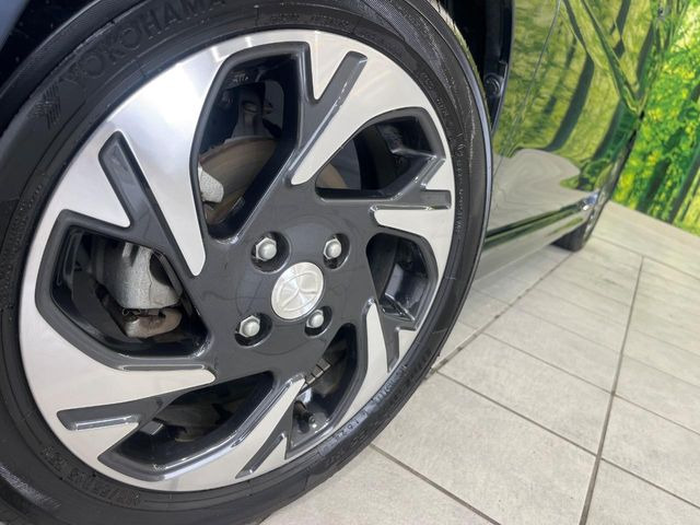 �y����15�C���`�A���~�z�C�[���z�O�ςɃ}�b�`���������A���~�z�C�[���𑕒����Ă���܂��B�e��ЊO�A���~�z�C�[����A�X�^�b�h���X�^�C�����戵�����Ă���܂��B���񂲑��k����������