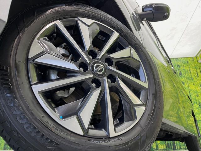 �y����16�C���`�A���~�z�C�[���z�O�ςɃ}�b�`���������A���~�z�C�[���𑕒����Ă���܂��B�e��ЊO�A���~�z�C�[����A�X�^�b�h���X�^�C�����戵�����Ă���܂��B���񂲑��k����������