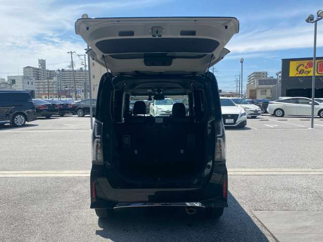 彦根インターからお車で3分とアクセス便利!近くには有名観光地の彦根城もありますので、観光と合わせてのご来店も良いですね♪活気溢れる自慢のスタッフがお客様のご来店をお待ちしております!
