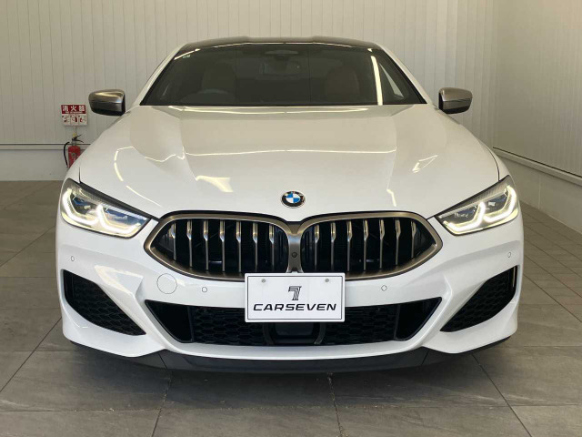 8シリーズM850i xドライブ 4WD