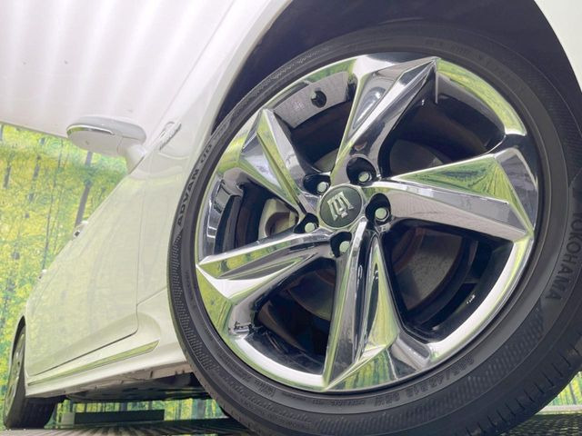 �y����18�C���`�A���~�z�C�[���z�O�ςɃ}�b�`���������A���~�z�C�[���𑕒����Ă���܂��B�e��ЊO�A���~�z�C�[����A�X�^�b�h���X�^�C�����戵�����Ă���܂��B���񂲑��k����������