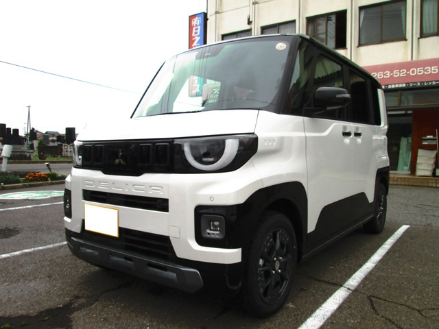 デリカミニT プレミアム 4WD