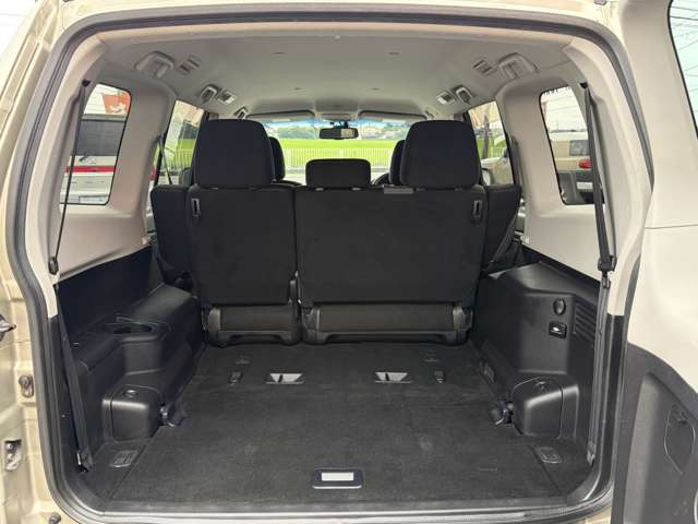 �N���J��SUV�̂ق��ɂ��A���t�@�[�h�E�G���O�����h�E�Z���i�E�X�e�b�v���S���E���H�N�V�[�E���F���t�@�C�A�E�I�f�b�Z�C�E�A���Ԃ��|���V�F�J�C�G�� �~�j�N���X�I�[�o�[�I�[��4 �L���v�e�B�o���݌ɂ��Ă���܂�