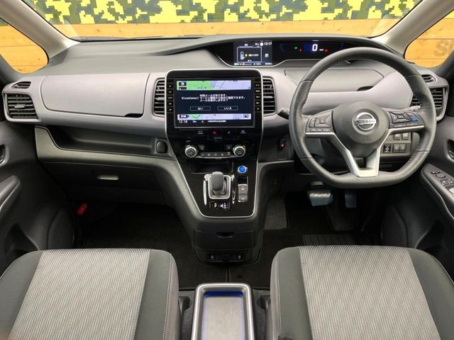 セレナ1.2 e-POWER ハイウェイスターV