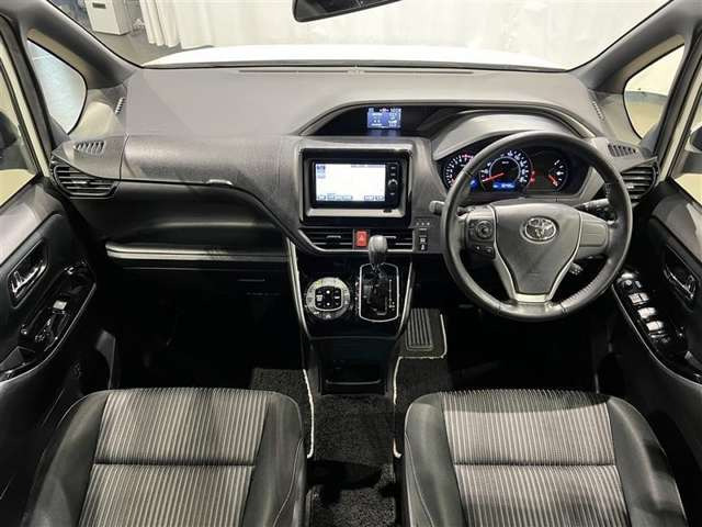 ヴォクシー2.0 ZS 煌