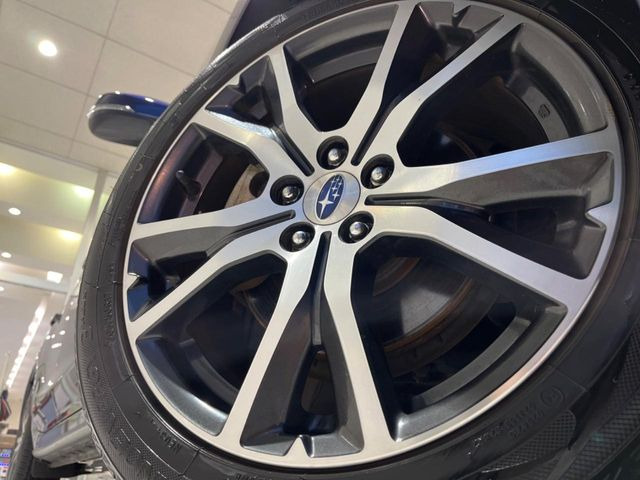 �y����17�C���`�A���~�z�C�[���z�O�ςɃ}�b�`���������A���~�z�C�[���𑕒����Ă���܂��B�e��ЊO�A���~�z�C�[����A�X�^�b�h���X�^�C�����戵�����Ă���܂��B���񂲑��k����������