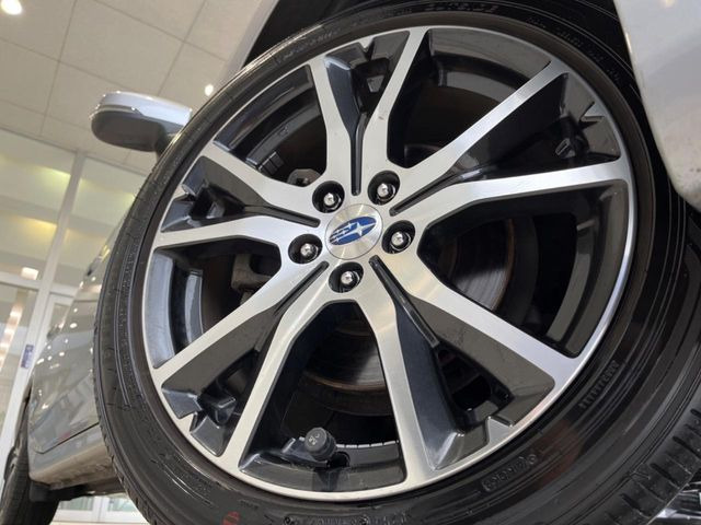 �y����17�C���`�A���~�z�C�[���z�O�ςɃ}�b�`���������A���~�z�C�[���𑕒����Ă���܂��B�e��ЊO�A���~�z�C�[����A�X�^�b�h���X�^�C�����戵�����Ă���܂��B���񂲑��k����������