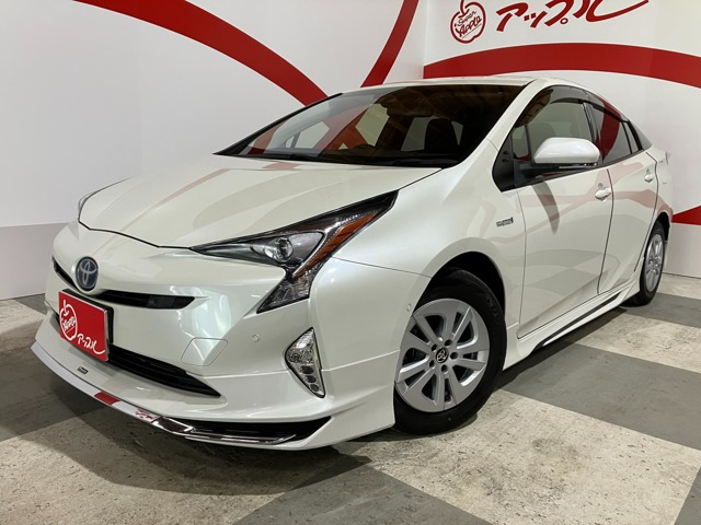 プリウス1.8 S セーフティ プラス E-Four 4WD