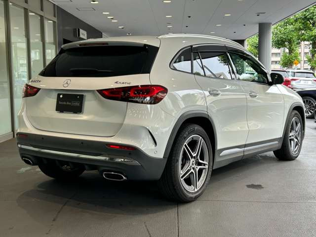 GLAクラスGLA200d 4マチック AMGラインパッケージ 4WD