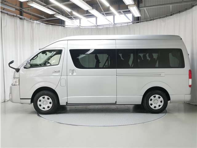 ハイエース2.7 グランドキャビン 4WD