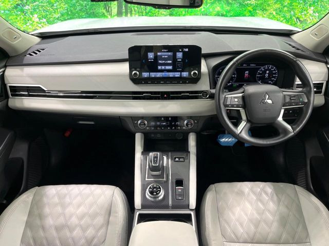 アウトランダーPHEV 2.4 P 4WD