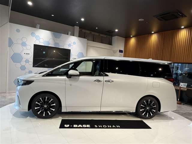 アルファードハイブリッド 2.5 スペーシャス ラウンジ E-Four 4WD