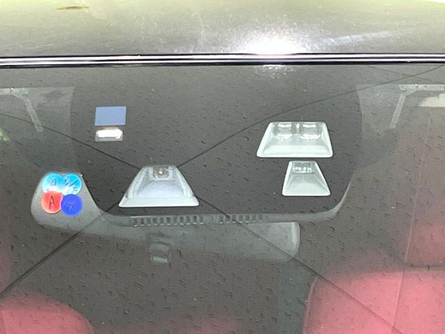 �yi-ACTIVESENSE�z���s���ɑO���̎ԗ�����F�����A�Փ˂������Ȏ��͌x��ƃu���[�L�ŏՓˉ���Ɣ�Q�y�����A�V�X�g�B�����S�Ƀh���C�u�����y���݂��������܂��B