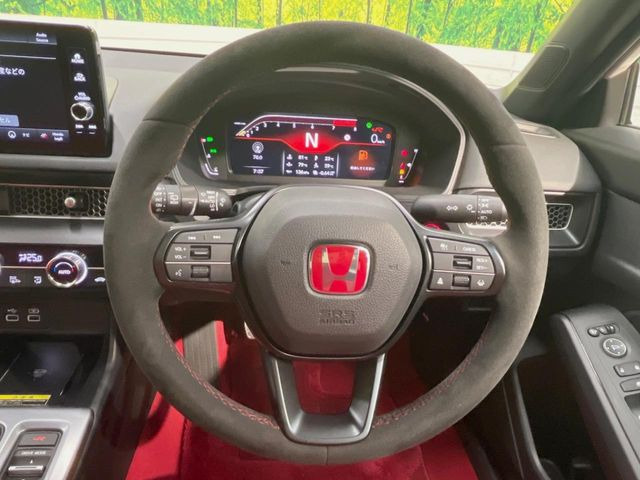 �y�X�G�[�h�X�e�A�����O�z����ɂ����f�ނ��̗p����A�O���b�v���\�ɗD�ꂽ�X�e�A�����O�ł��B�n���h�����O���̑��쐫�����サ�A���S�E���S�ȑ��s�ɍv�����܂��B���������ӂ�錩���ڂ������ł��ˁ�